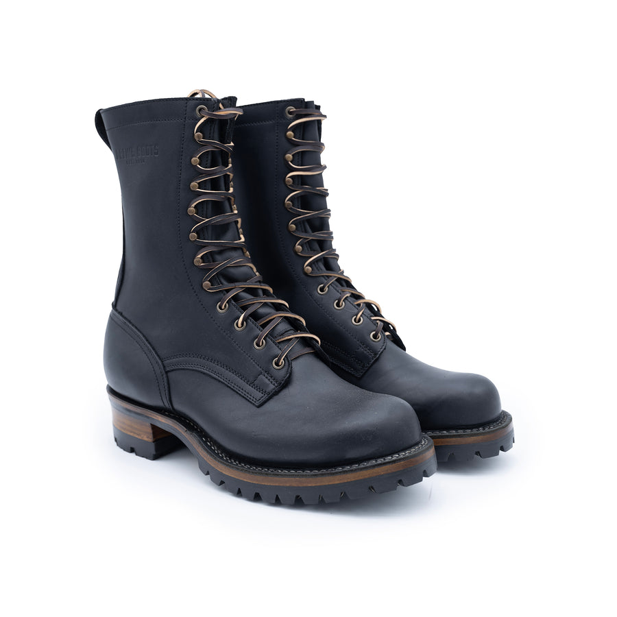 Drew's 10-Inch Logger in black smooth leather
